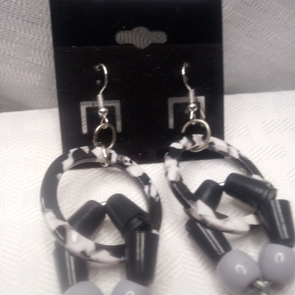 Jewelry - Picture 7 of 8